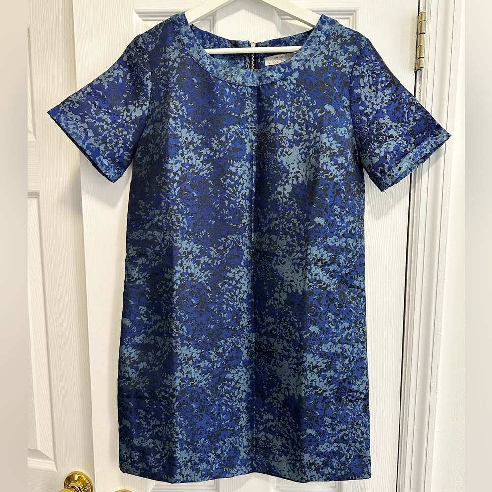 Shimmery blue short dress